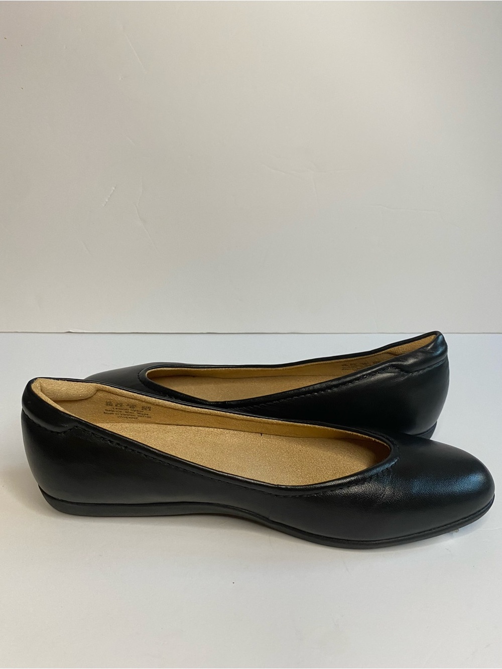 Leather Naturalizer Women's Ballet Black Flats